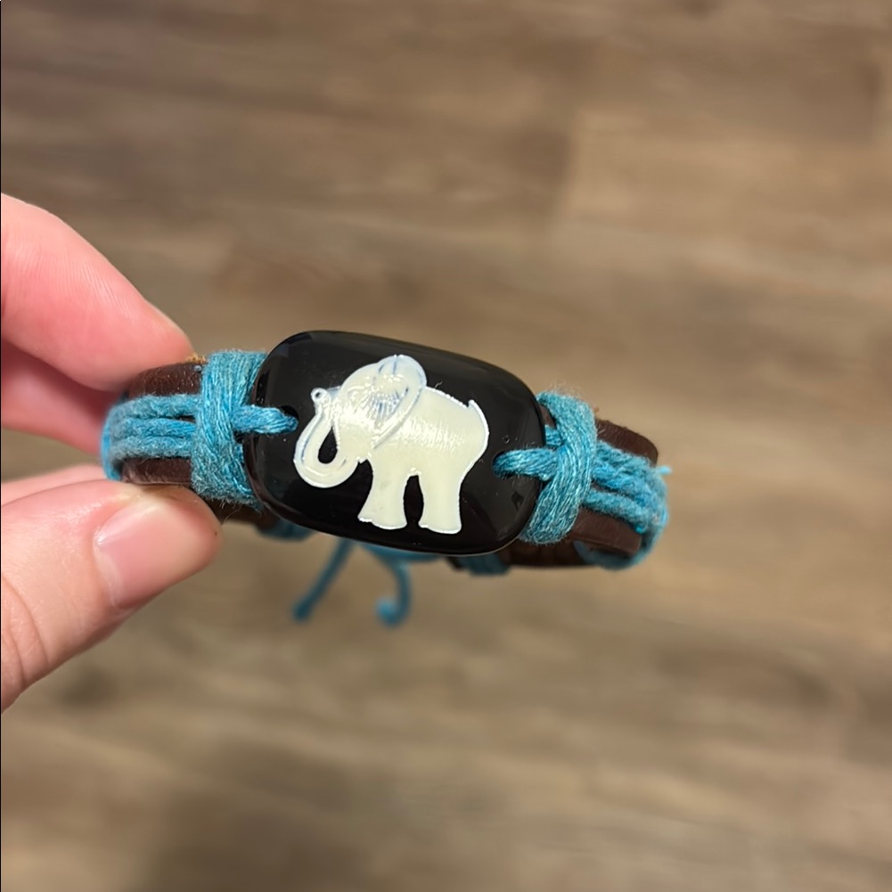 Women’s Adjustable Elephant Bracelet